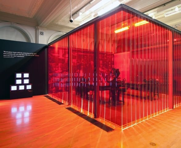 Illustration de l'utilisation de PVC transparent coloré dans un environnement non-industriel